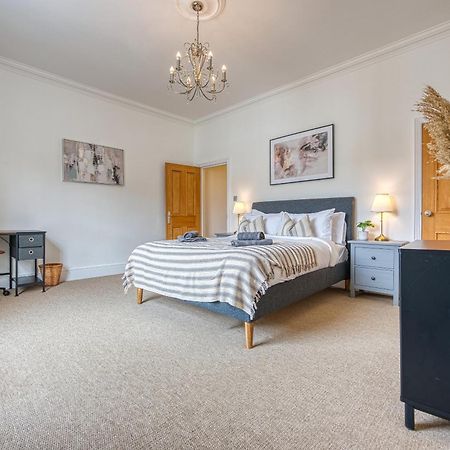 2 Bed Stunning Chic Modern Spacious Apt, Ocean Village, Southampton - Plenty Of Parking - By Blue Puffin Stays 外观 照片