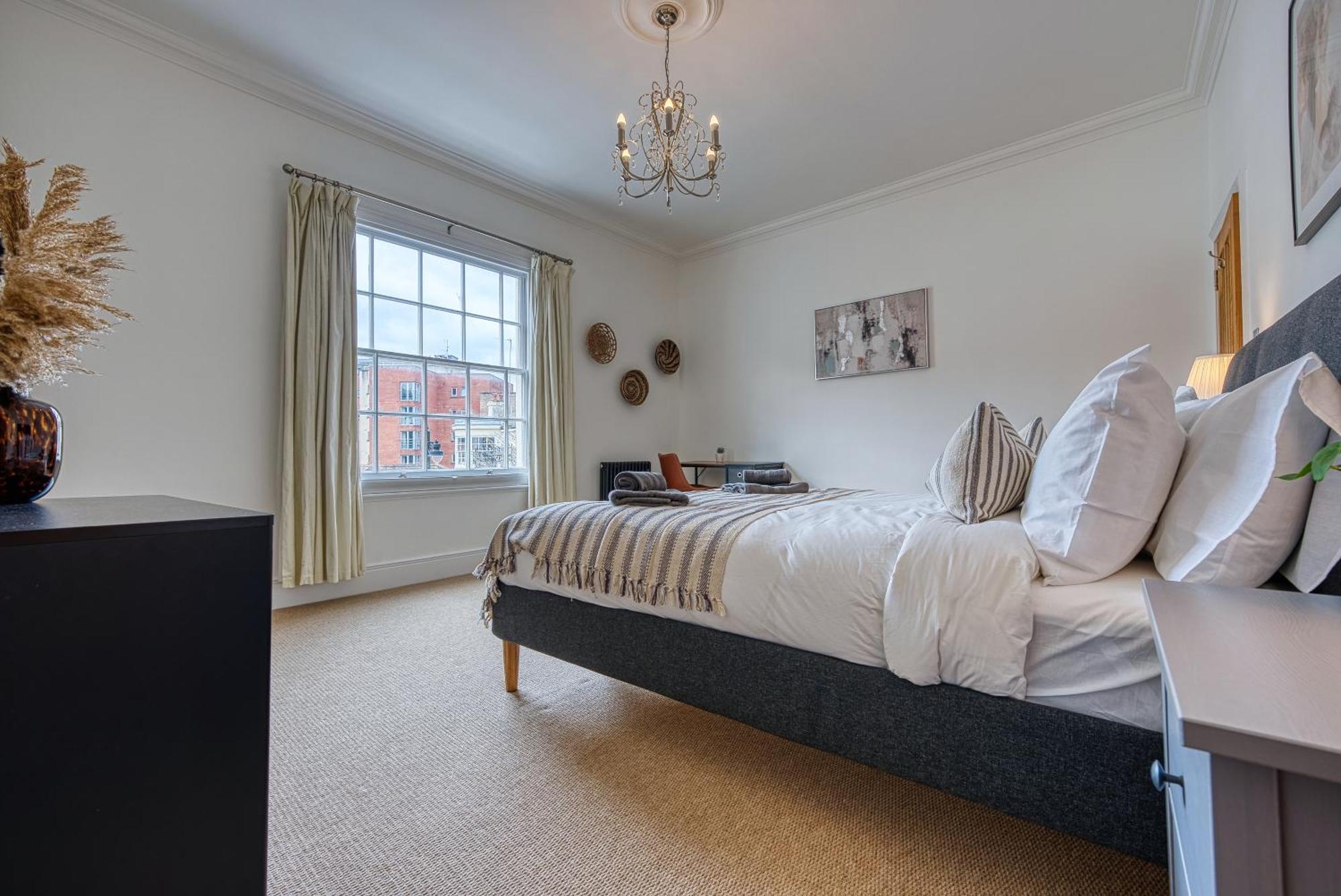 2 Bed Stunning Chic Modern Spacious Apt, Ocean Village, Southampton - Plenty Of Parking - By Blue Puffin Stays 外观 照片