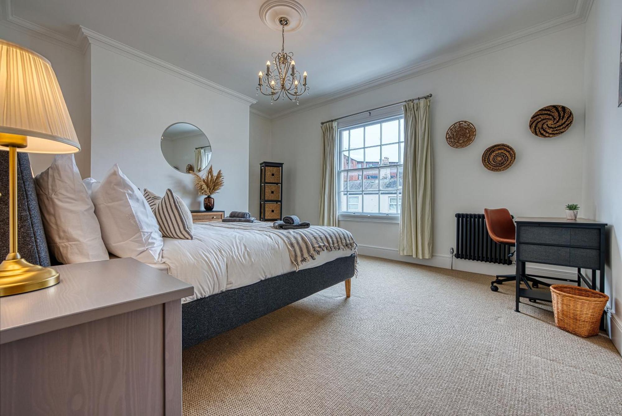 2 Bed Stunning Chic Modern Spacious Apt, Ocean Village, Southampton - Plenty Of Parking - By Blue Puffin Stays 外观 照片