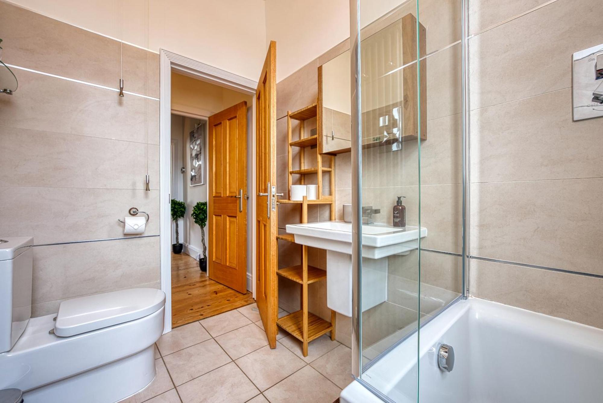2 Bed Stunning Chic Modern Spacious Apt, Ocean Village, Southampton - Plenty Of Parking - By Blue Puffin Stays 外观 照片