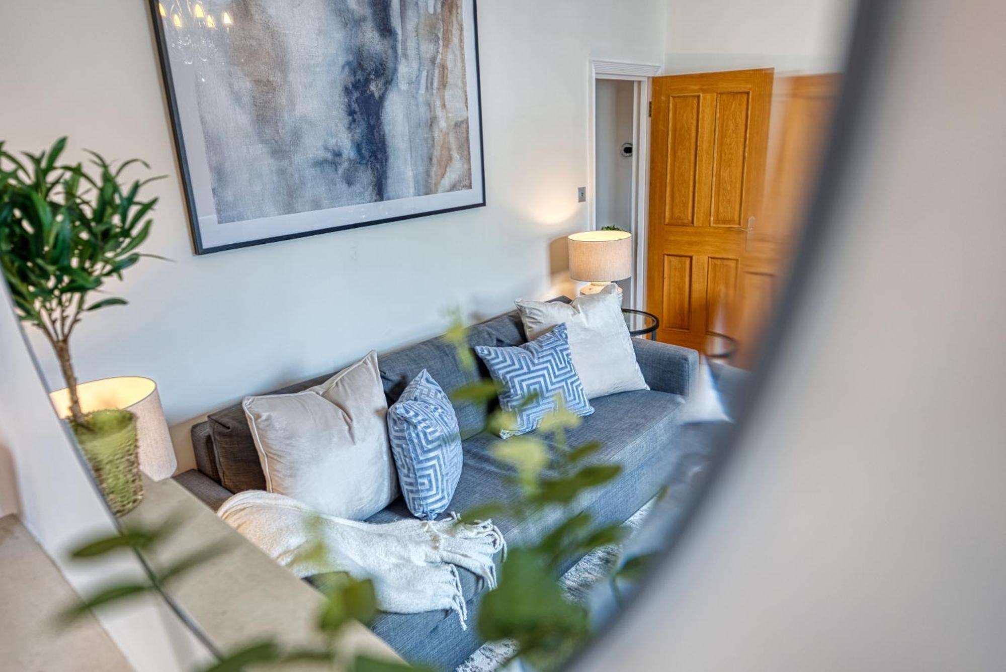 2 Bed Stunning Chic Modern Spacious Apt, Ocean Village, Southampton - Plenty Of Parking - By Blue Puffin Stays 外观 照片
