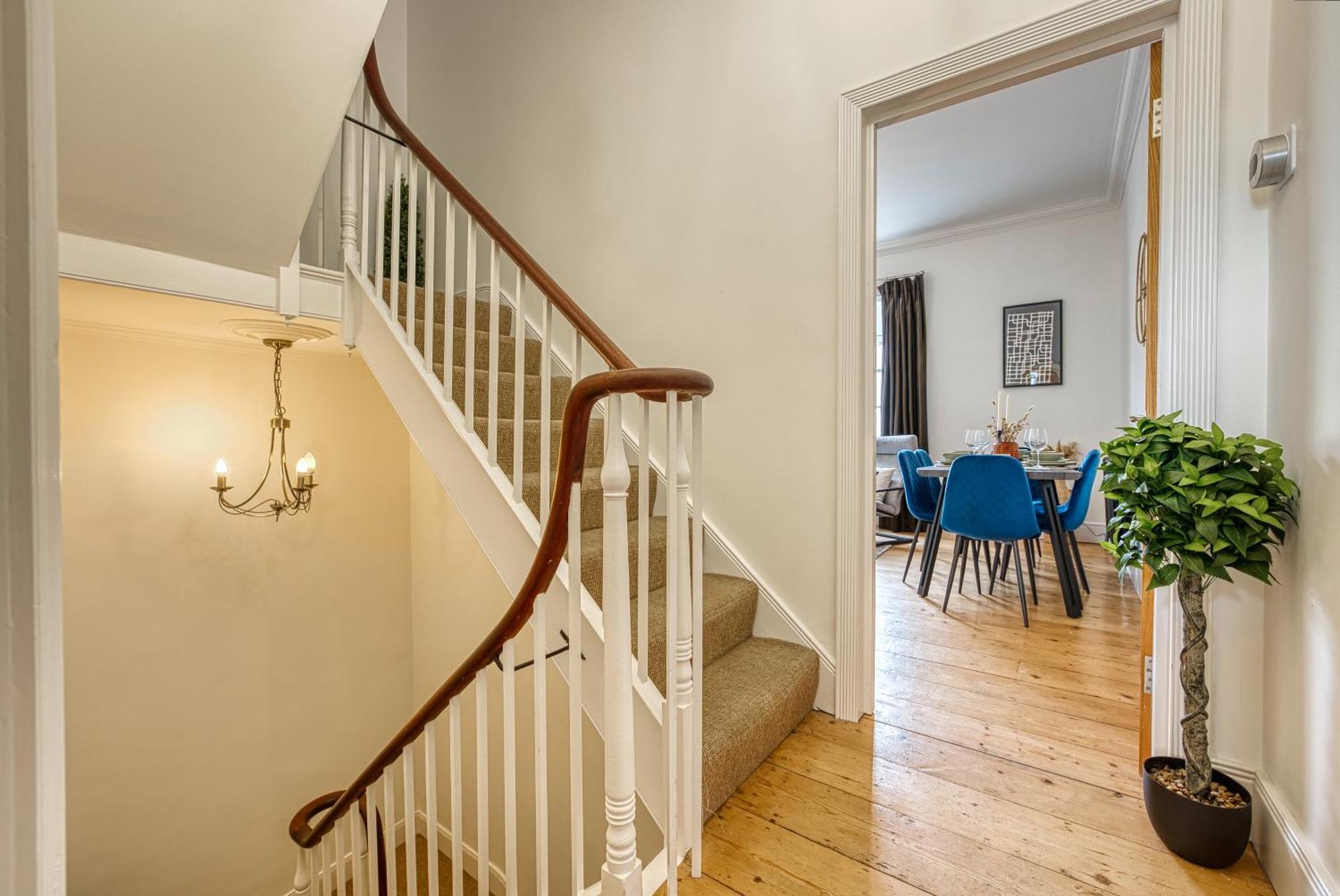2 Bed Stunning Chic Modern Spacious Apt, Ocean Village, Southampton - Plenty Of Parking - By Blue Puffin Stays 外观 照片
