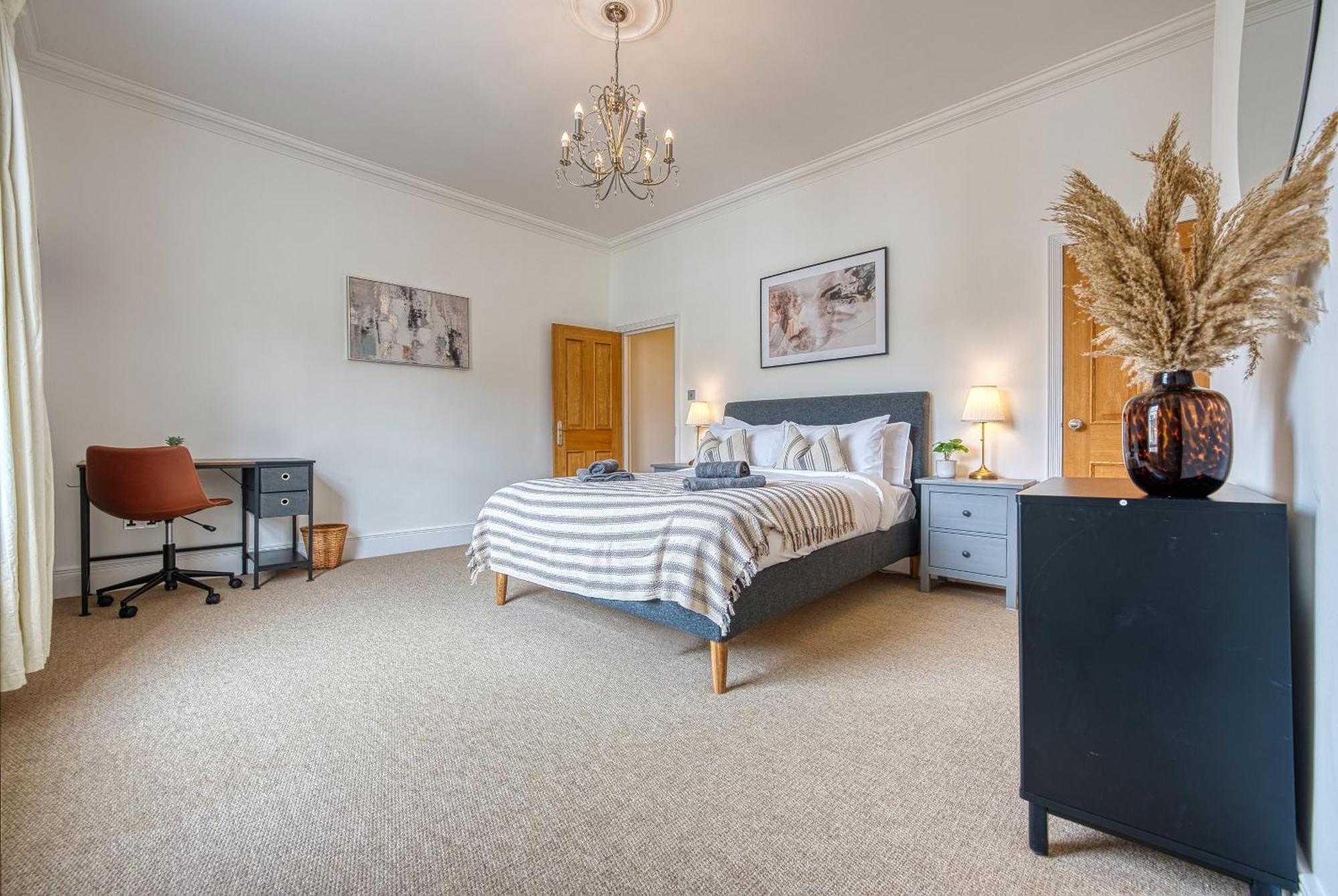2 Bed Stunning Chic Modern Spacious Apt, Ocean Village, Southampton - Plenty Of Parking - By Blue Puffin Stays 外观 照片