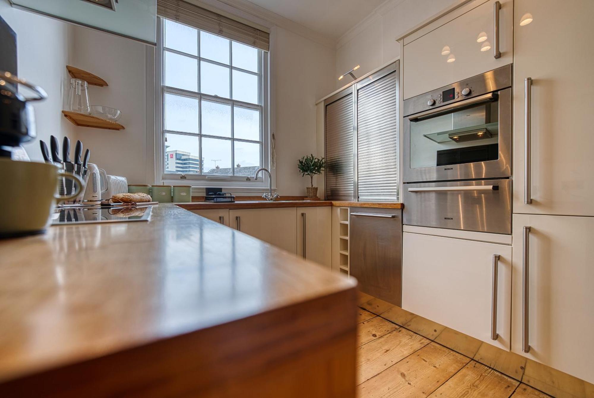 2 Bed Stunning Chic Modern Spacious Apt, Ocean Village, Southampton - Plenty Of Parking - By Blue Puffin Stays 外观 照片