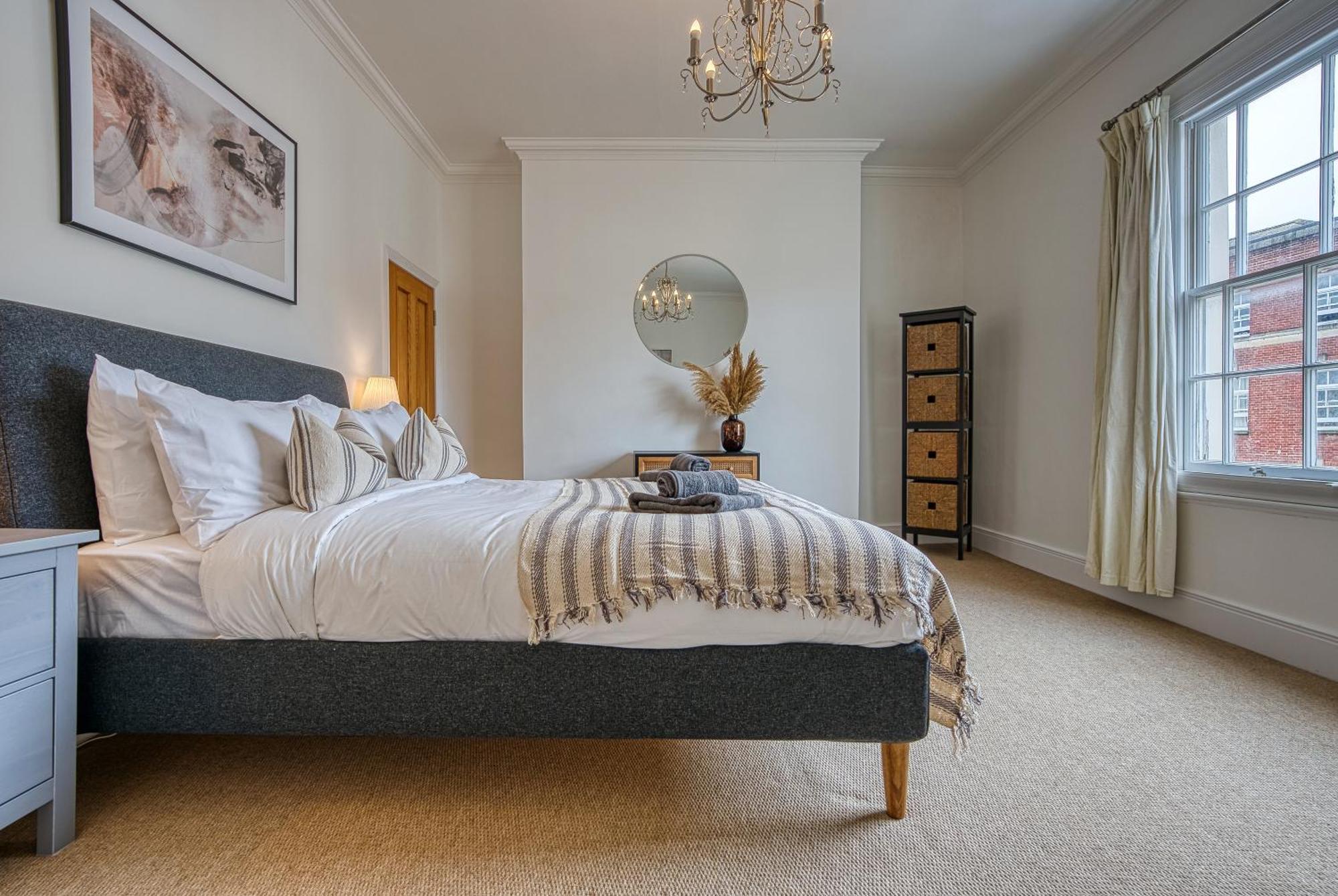 2 Bed Stunning Chic Modern Spacious Apt, Ocean Village, Southampton - Plenty Of Parking - By Blue Puffin Stays 外观 照片