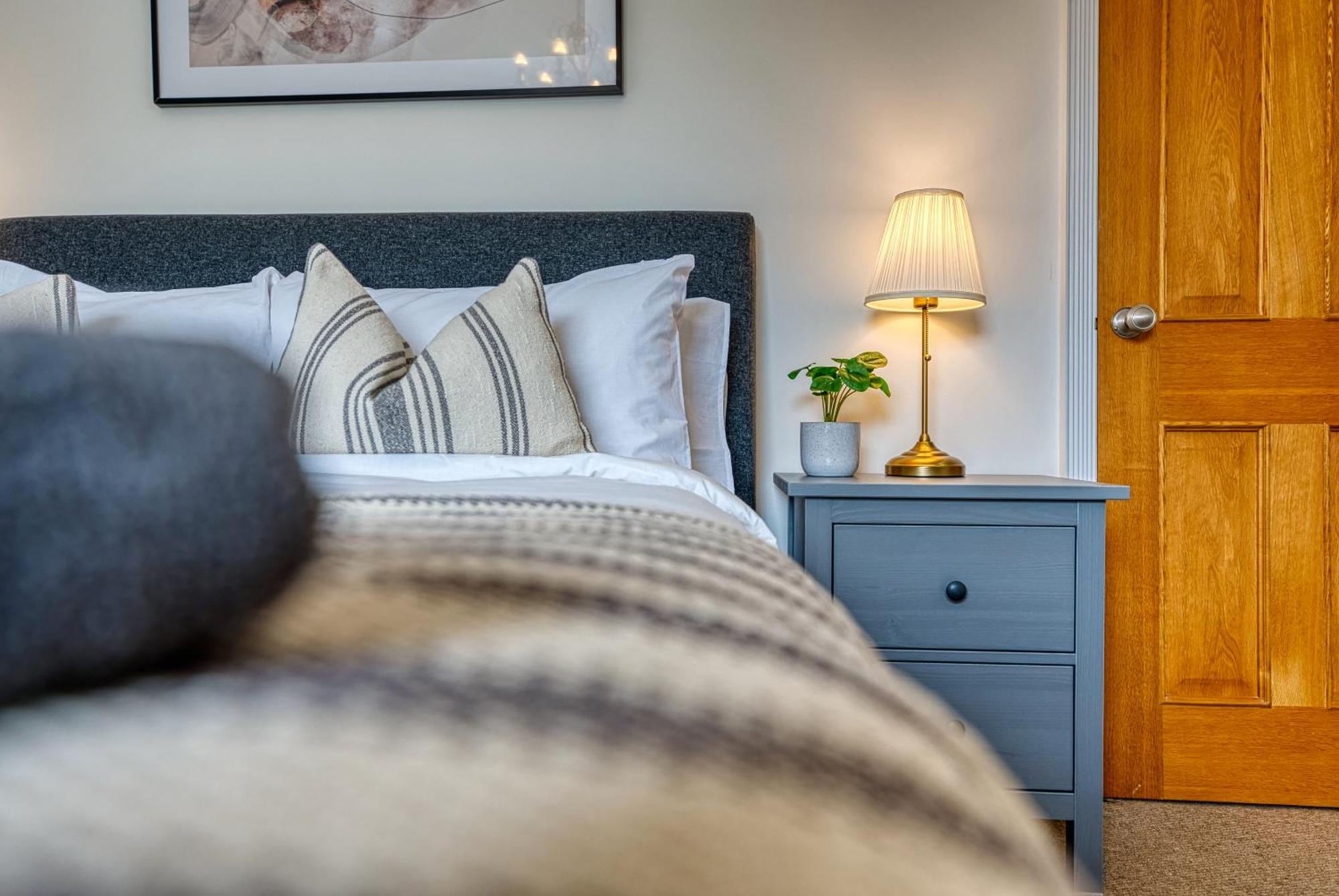 2 Bed Stunning Chic Modern Spacious Apt, Ocean Village, Southampton - Plenty Of Parking - By Blue Puffin Stays 外观 照片